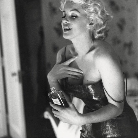 Meet your Posher, Elizabeth - Picture 2 of 4